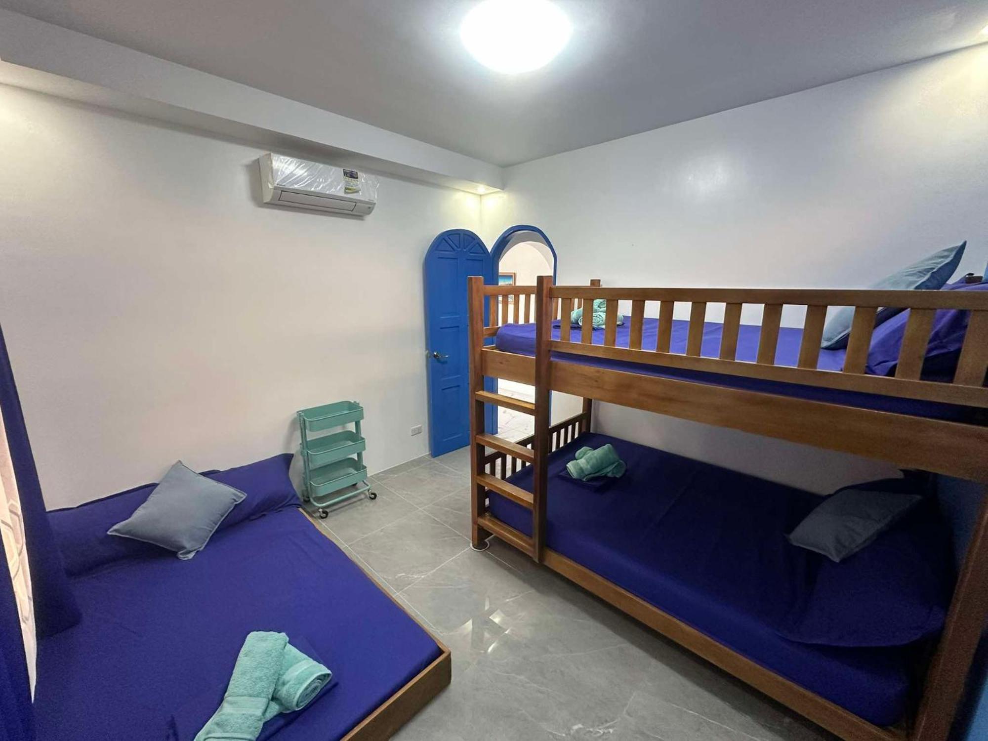 Aina Hannah Family Resort'S Greek Unit Calatagan Esterno foto